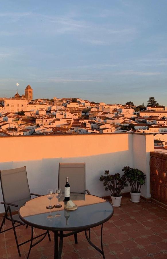 Buhardilla Rustica Mirando A Santa Catalina Apartment Jerez De Los Caballeros Exterior photo